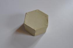 Papierová krabička- šesťuholník (8x7cm)