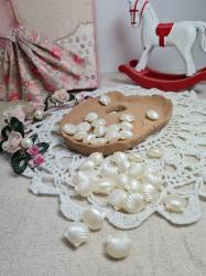 Korálky mušlièky- biela perle�, 25g